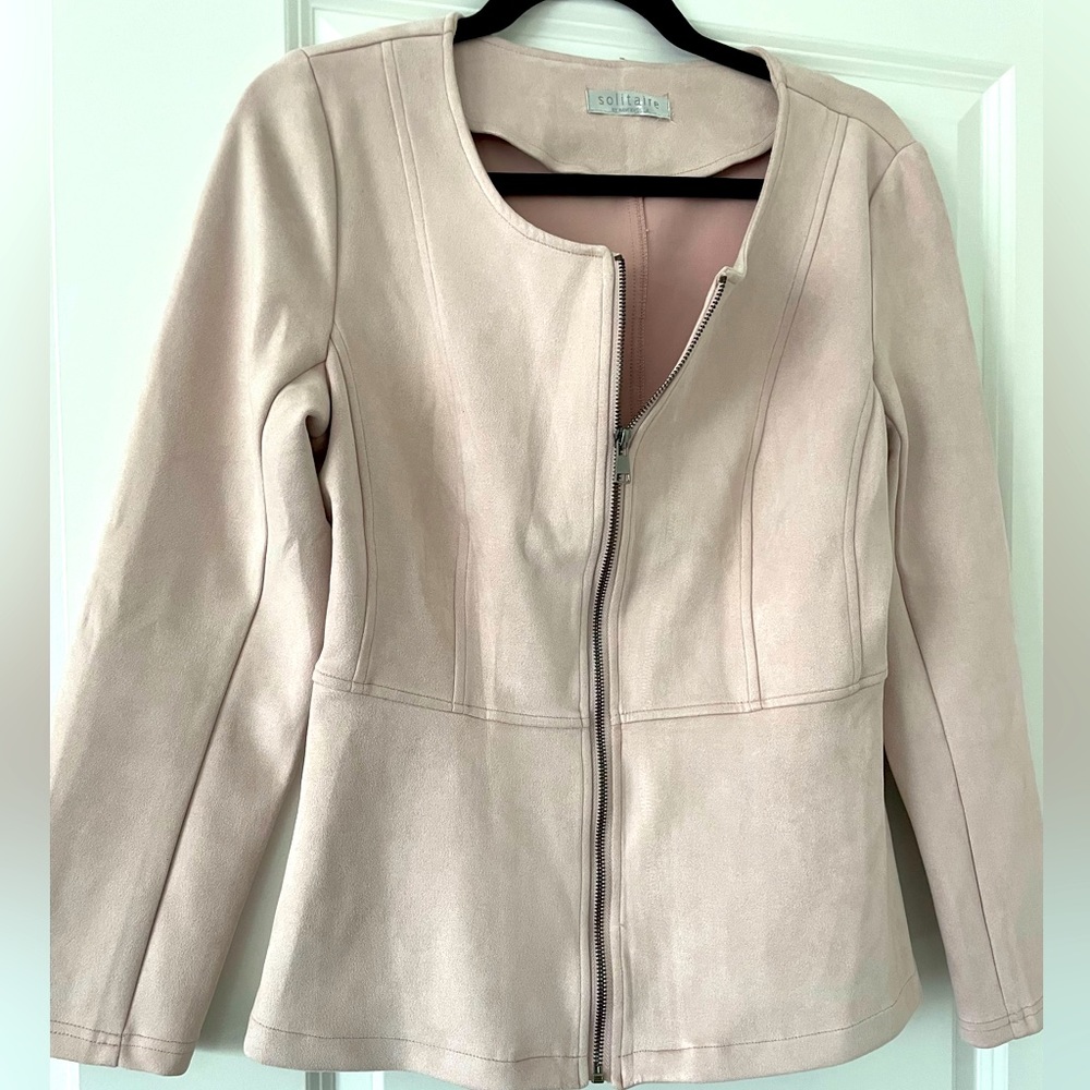 Women’s blush pink blazer